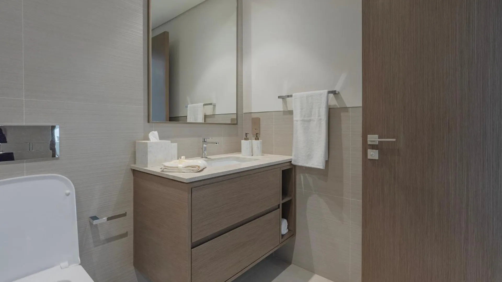 Downtown Luxury - Elegant 1-Bedroom Apartment - 5 Minutes Walk To Dubai Mall