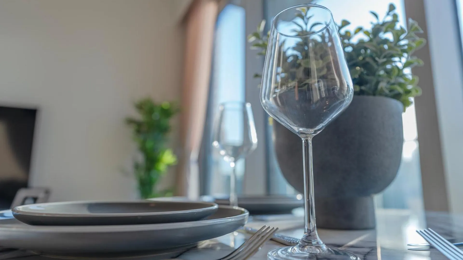 Downtown Luxury - Elegant 1-Bedroom Apartment - 5 Minutes Walk To Dubai Mall United Arab Emirates