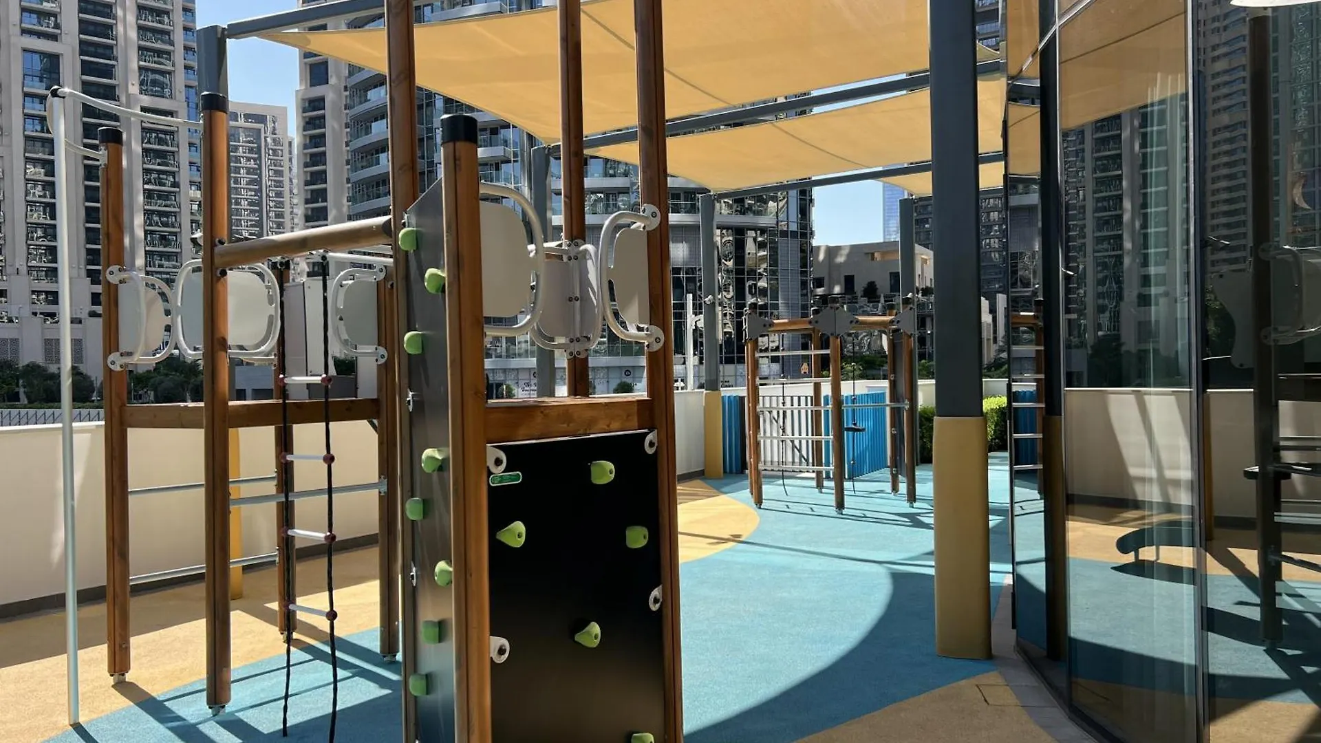 Downtown Luxury - Elegant 1-Bedroom Apartment - 5 Minutes Walk To Dubai Mall